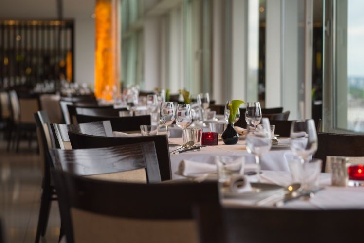 Min Jiang Main Dining Area with Panoramic View of Hyde Park